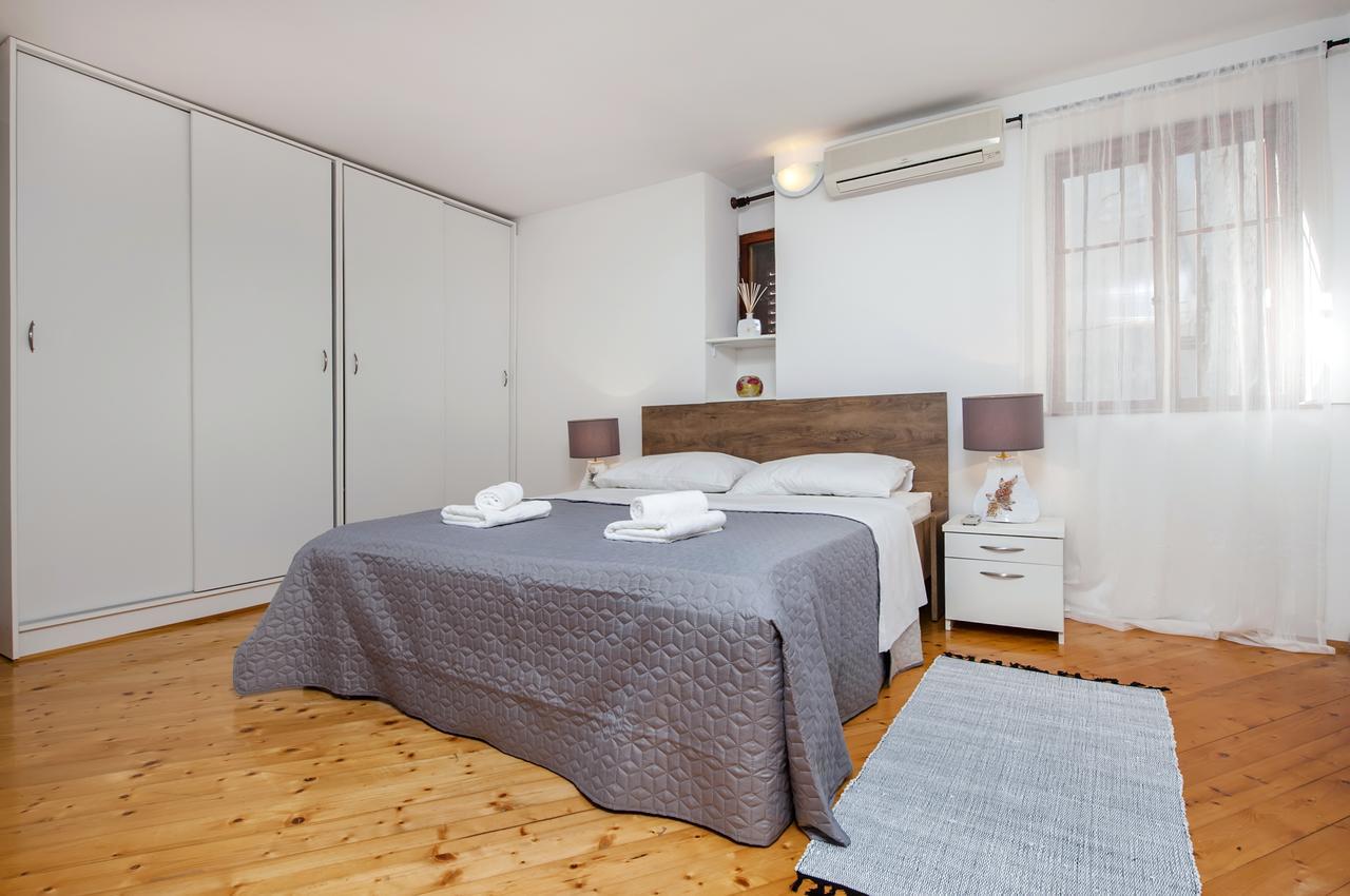 Marconi Apartment
